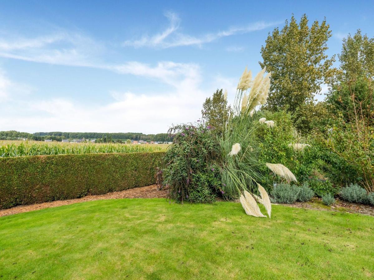 Stunning Holiday Home In Oombergen With Terrace And Garden Zottegem ภายนอก รูปภาพ