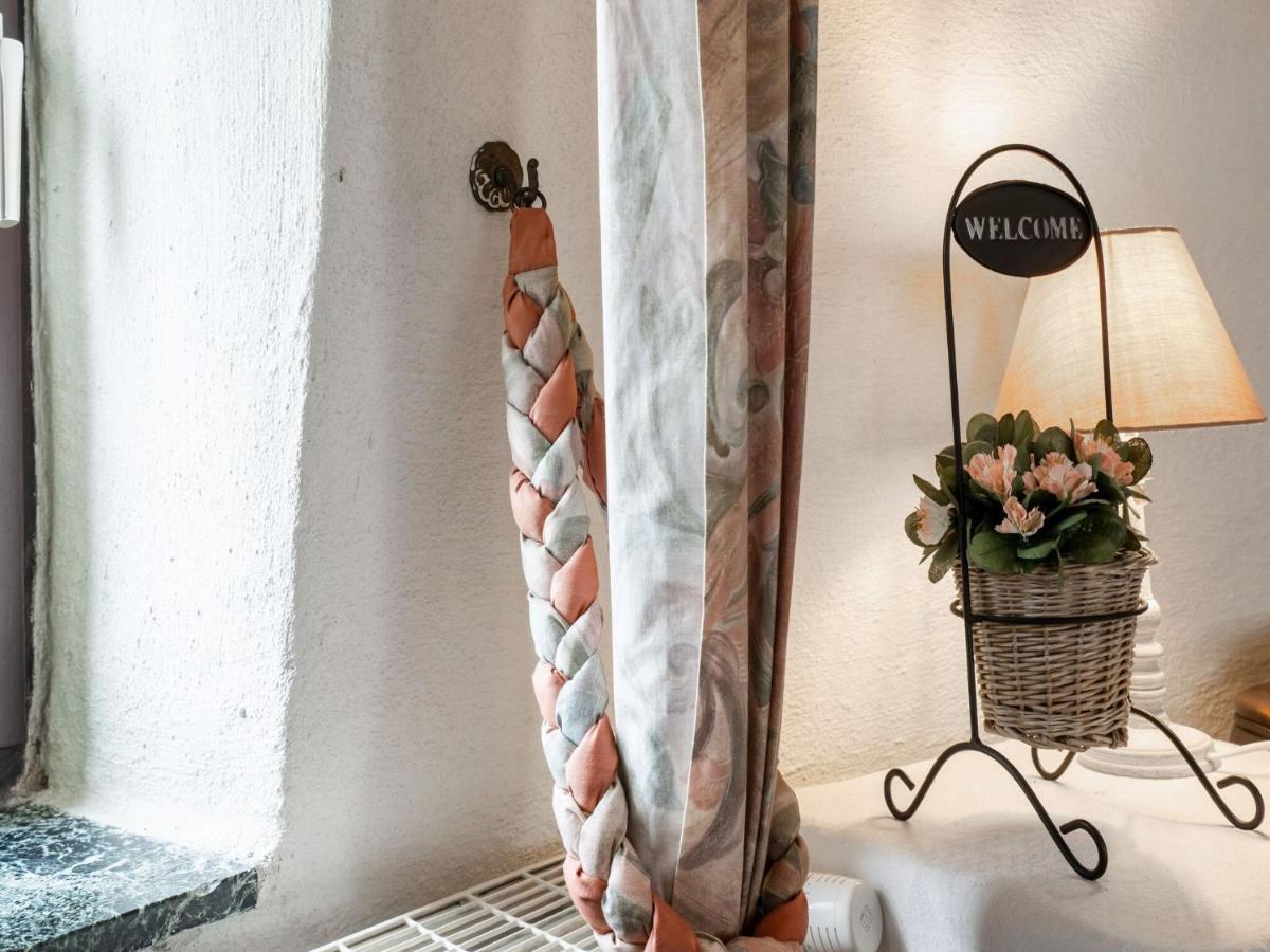 Stunning Holiday Home In Oombergen With Terrace And Garden Zottegem ภายนอก รูปภาพ